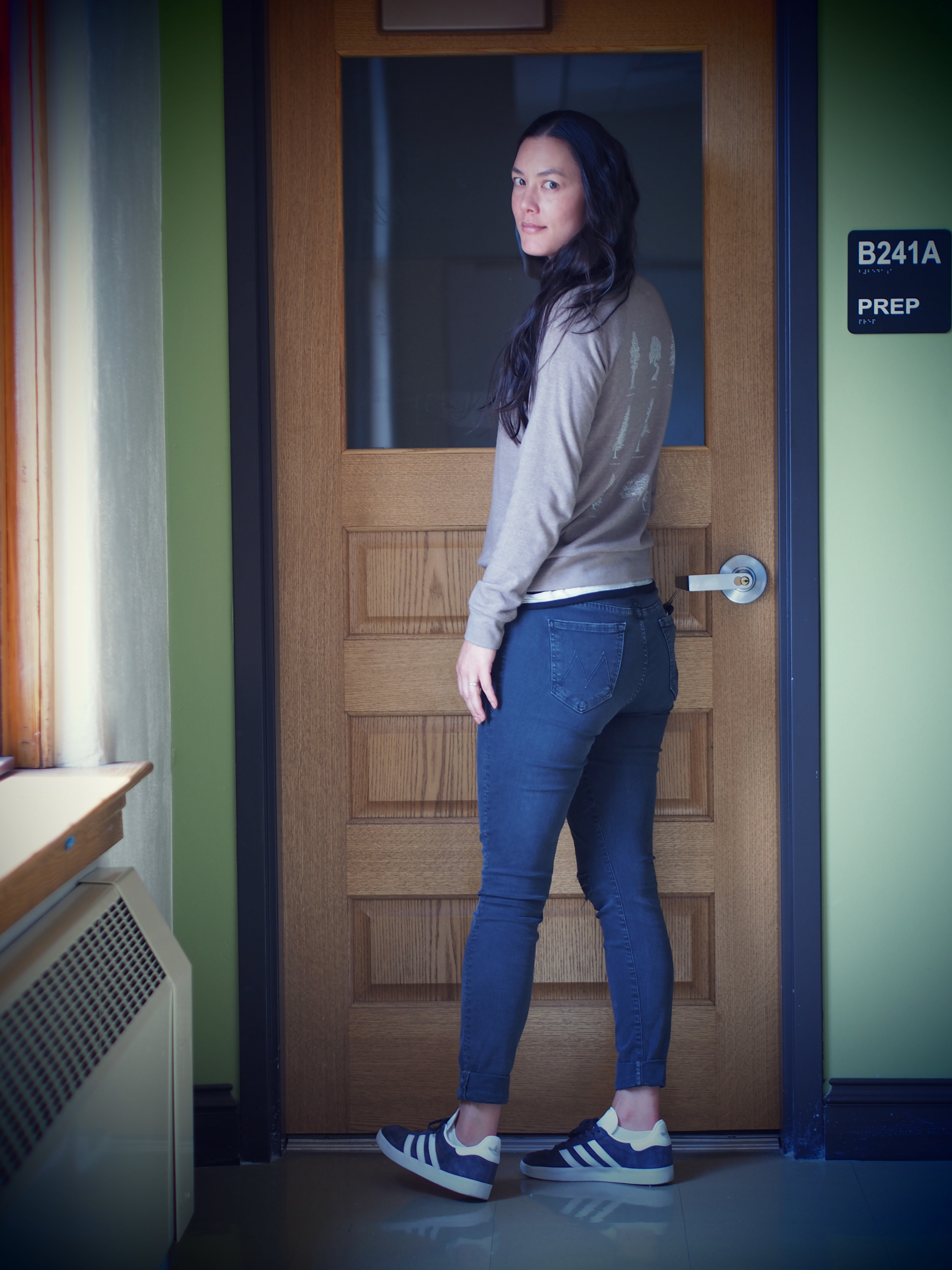 THLT united by blue evergreen pullover